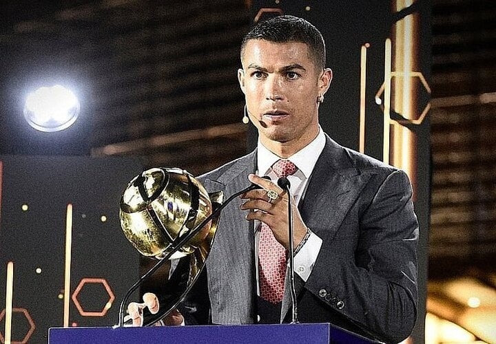 ronaldo-1704427256.jpg