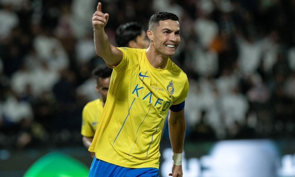 ronaldo-38-1704511272.jpg