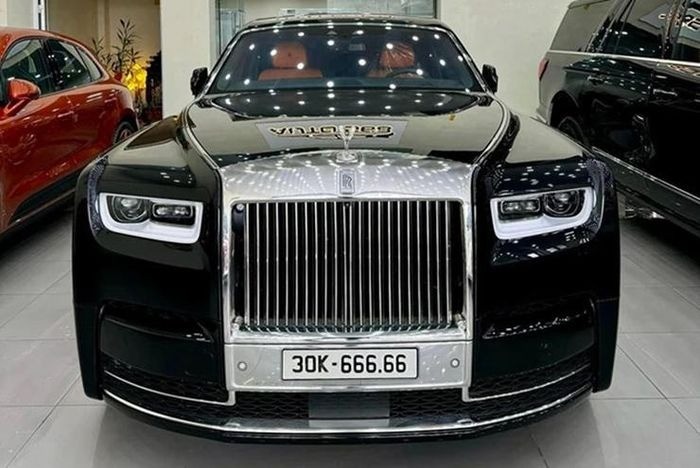 rolls-royce-phantom-viii-nhap-tu-nhan-deo-bien-so-khung-1705549637.jpg