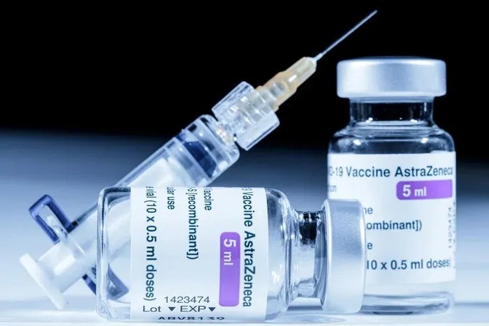 vaccine-covid-19-astrazeneca-1715225056.jpg