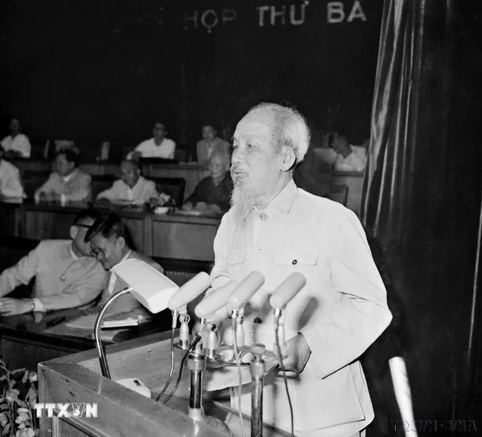 chu-tich-ho-chi-minh25-1716074040.jpg