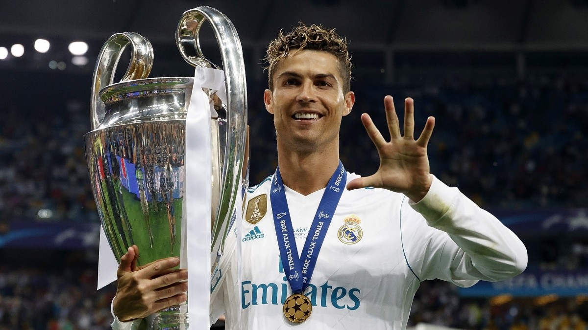 ronaldo-se-duoc-uefa-vinh-danh-1724813734668534303998-1724832101.jpg