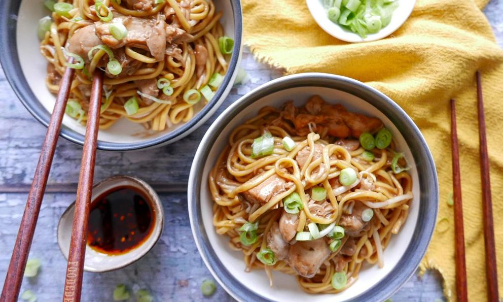 slow-cooker-chicken-chow-mein-co-1727151541.png