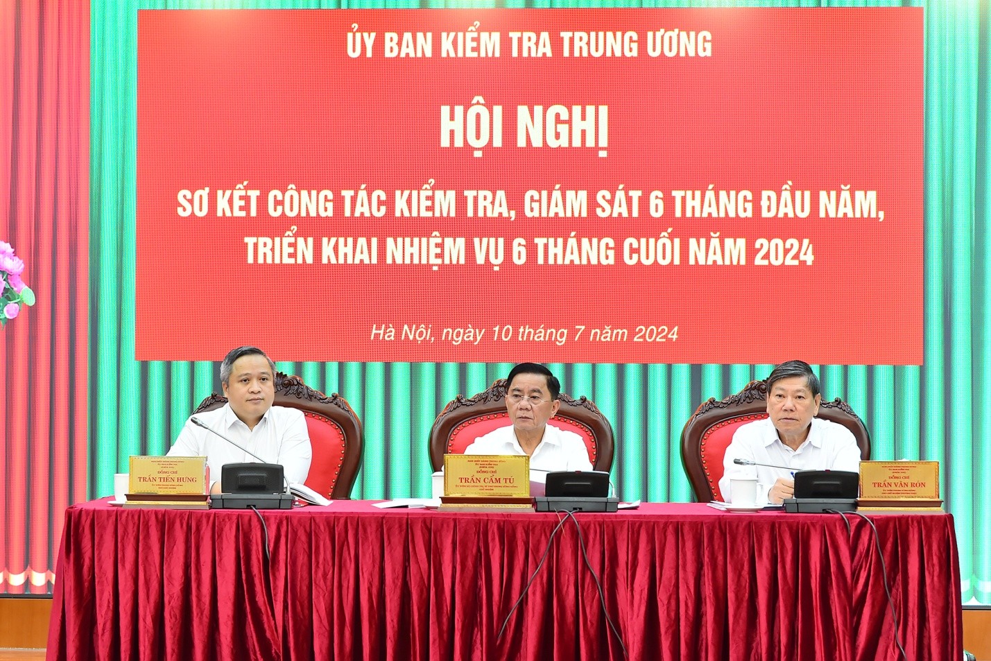 uy-ban-kiem-tra-trung-uong-1720672119.jpg