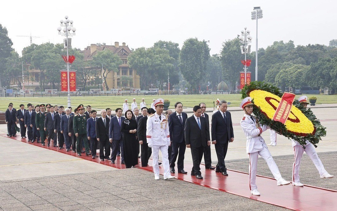 lanh-dao-dang-nha-nuoc-vieng-chu-tich-ho-chi-minh-va-cac-anh-hung-liet-si-1722055320.jpg